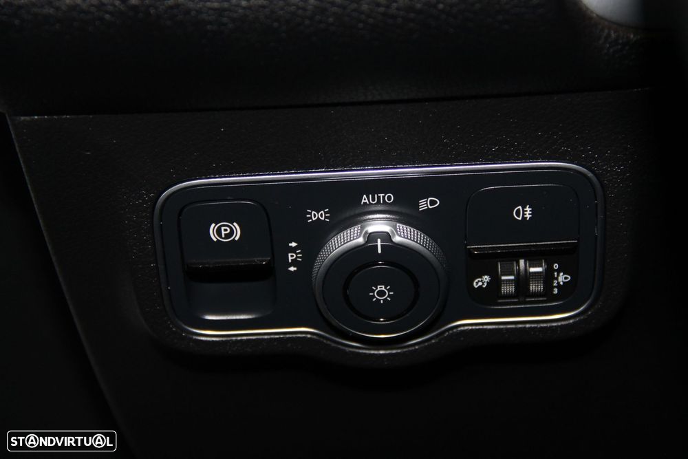 Mercedes-Benz GLB 180 d - 18