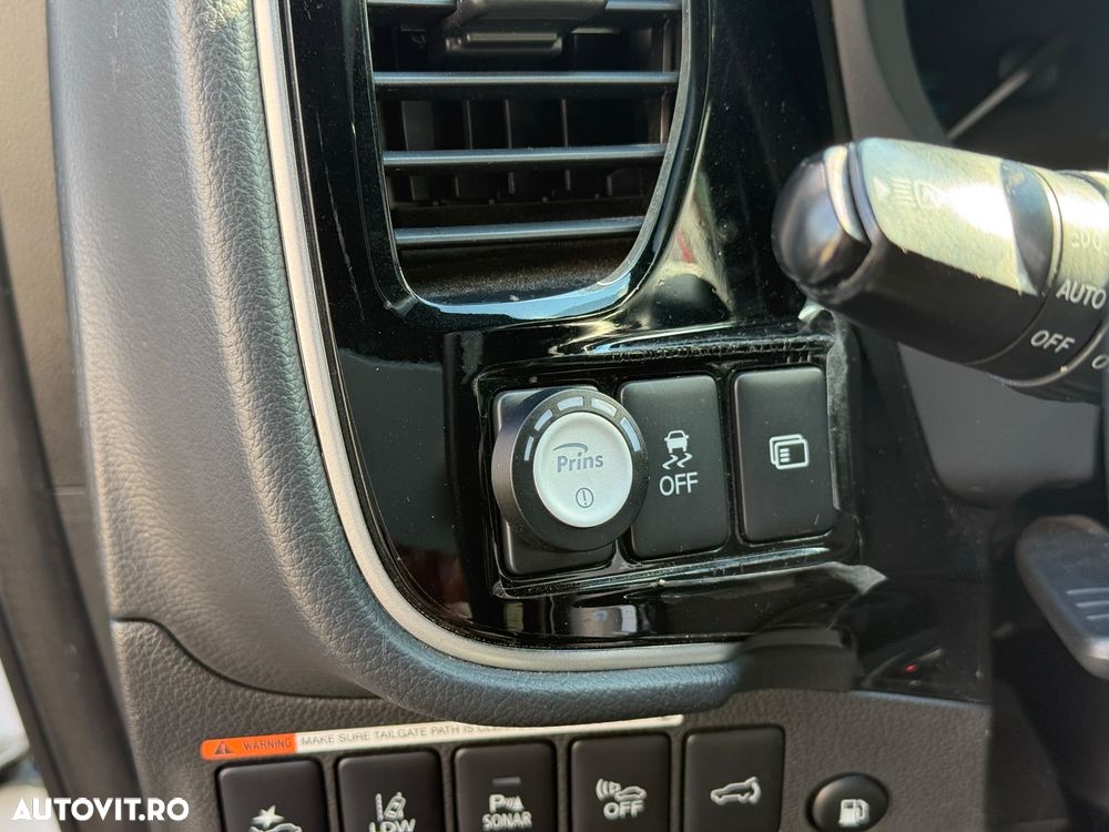 Mitsubishi Outlander PHEV 2.4 L 4X4 Instyle+ - 20