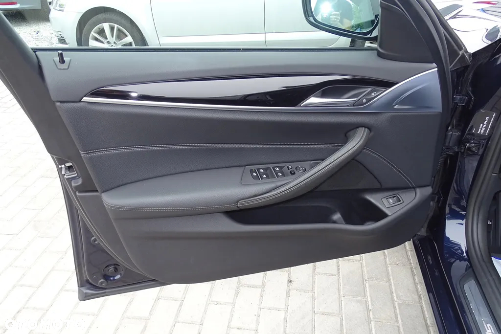 BMW Seria 5 520d xDrive Sport Line sport - 16