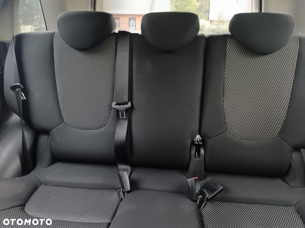 Suzuki Grand Vitara 2.0 - 7