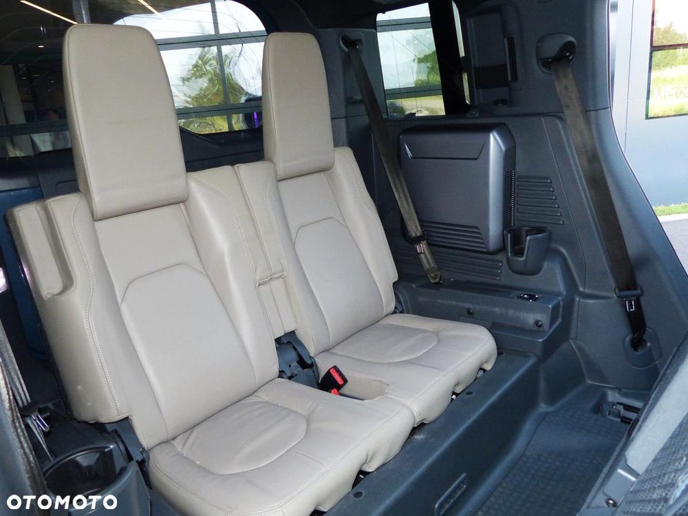 Land Rover Defender 3.0 D300 mHEV HSE - 17