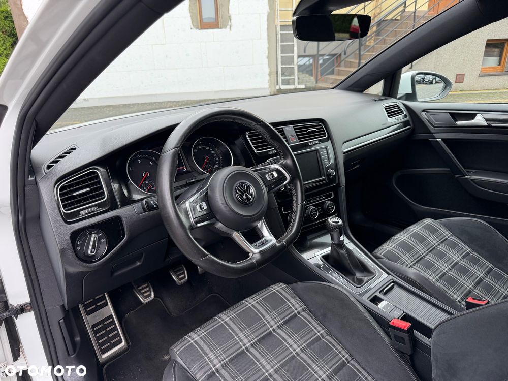 Volkswagen Golf 2.0 TDI BMT GTD - 18
