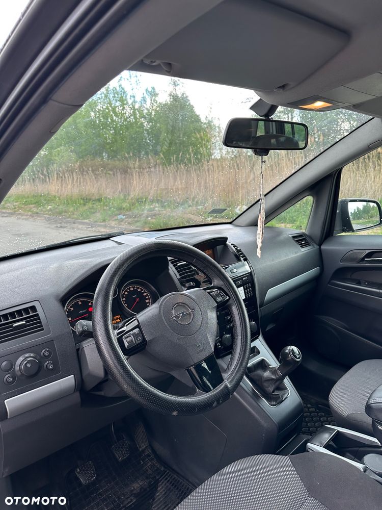 Opel Zafira 1.7 CDTI Essentia - 16