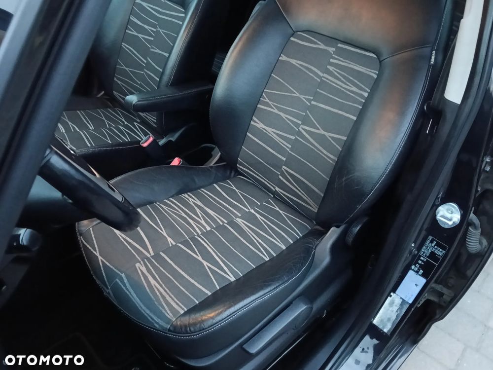 Kia Venga 1.6 Business Line - 12