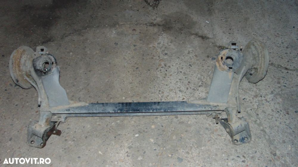 Punte spate pe tamburi-frana Skoda Rapid berlina,1.2 benzina,an 2012-2017 - 5