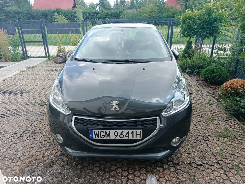 Peugeot 208 - 4