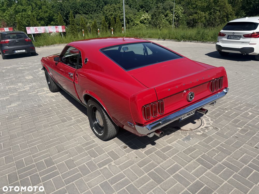 Ford Mustang - 8