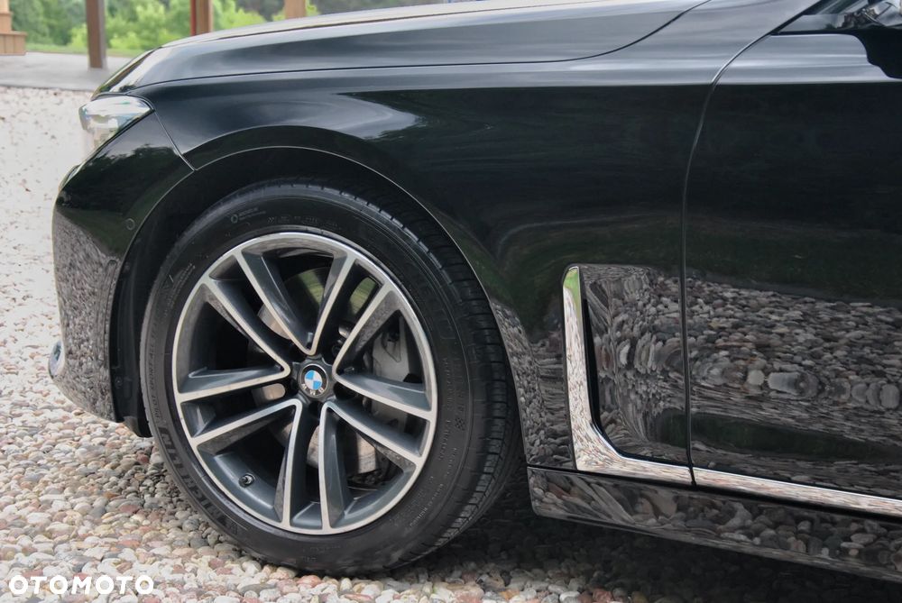 BMW Seria 7 750Li xDrive - 12