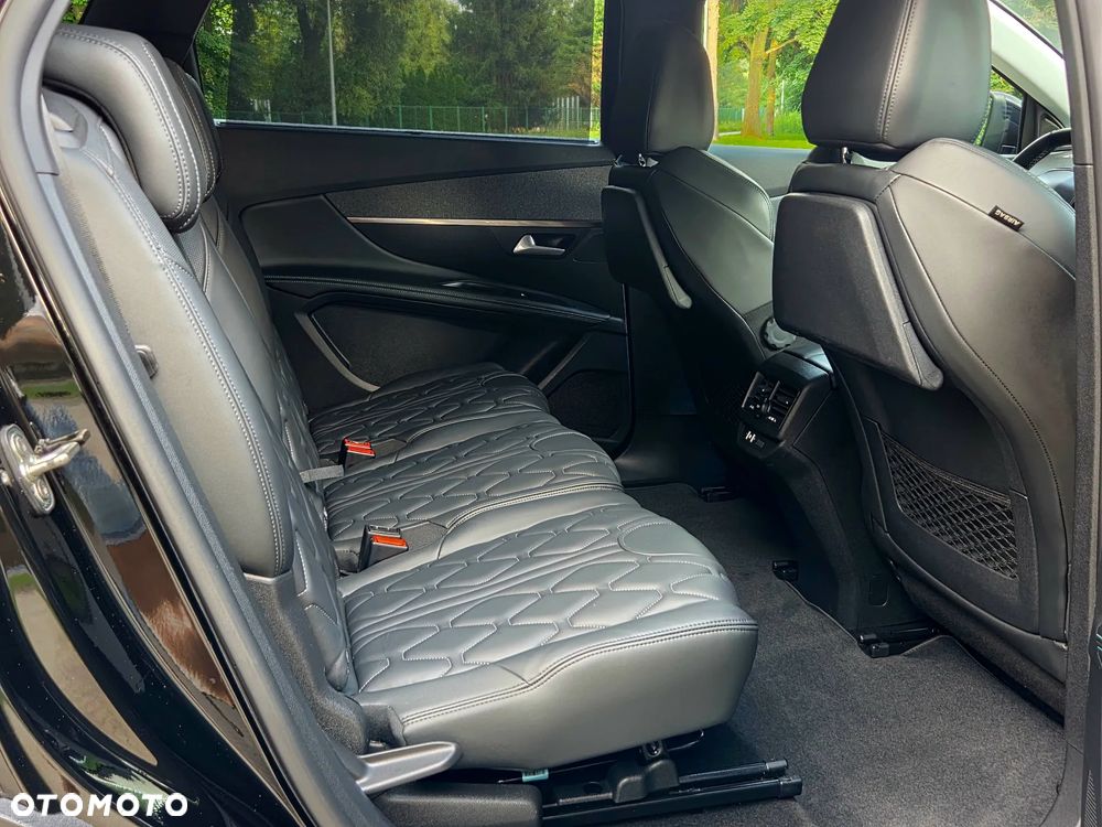 Peugeot 5008 BlueHDi 130 EAT8 Allure - 25