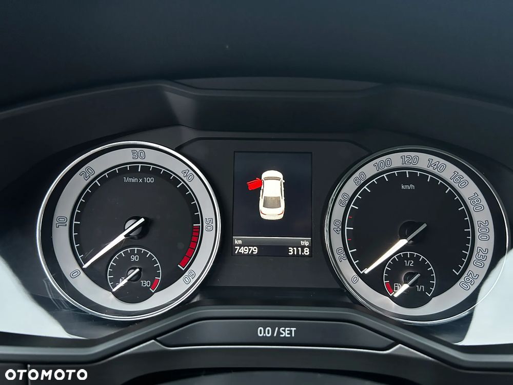 Skoda Superb 2.0 TDI SCR Style DSG - 20