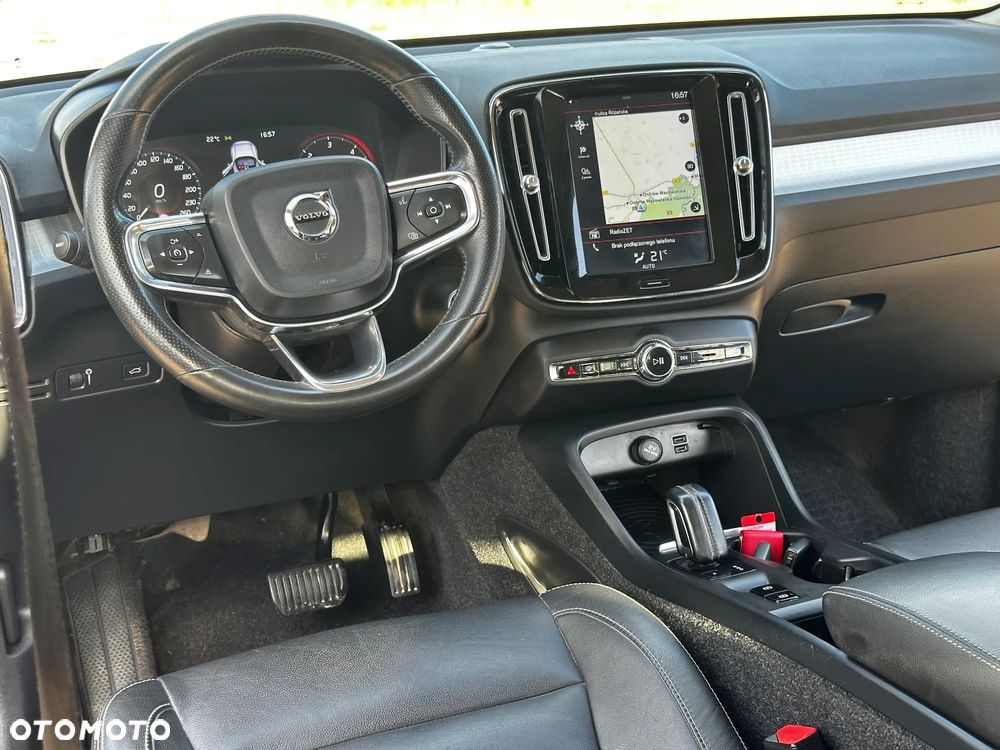 Volvo XC 40 D4 AWD Geartronic Momentum - 24