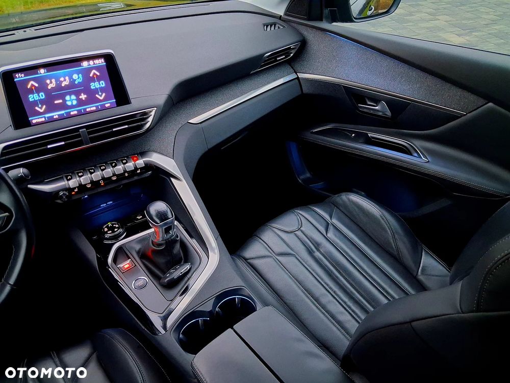 Peugeot 3008 PureTech 130 Stop & Start GPF Allure Business-Paket - 25