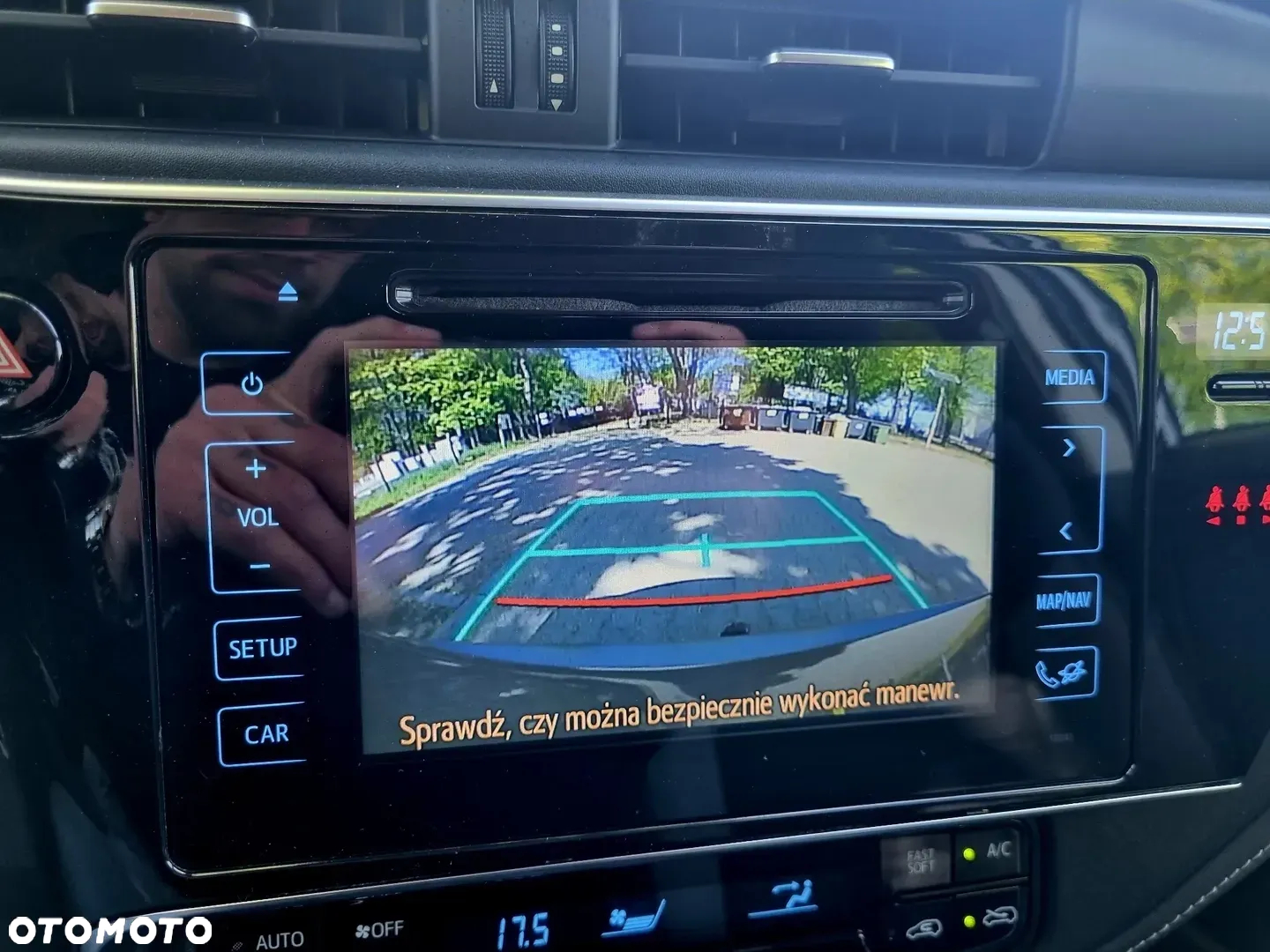 Toyota Auris Hybrid 135 Comfort - 19