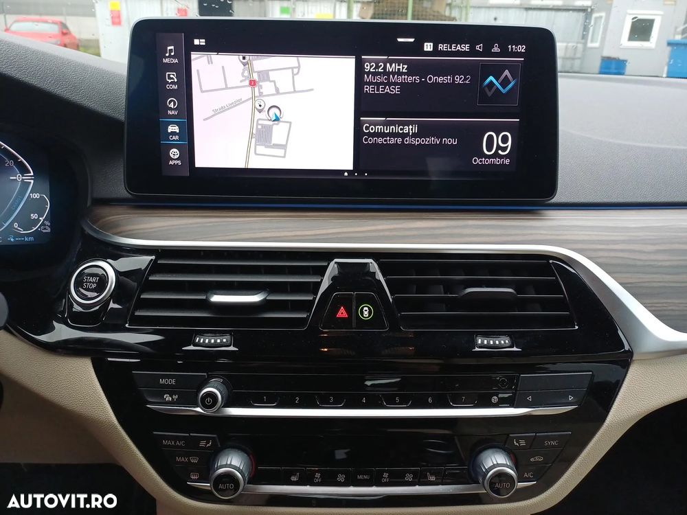 BMW Seria 5 530e xDrive Touring Aut. Luxury Line - 16