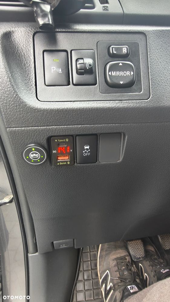 Toyota Verso 1.8 Sol plus NAVI 7os - 27