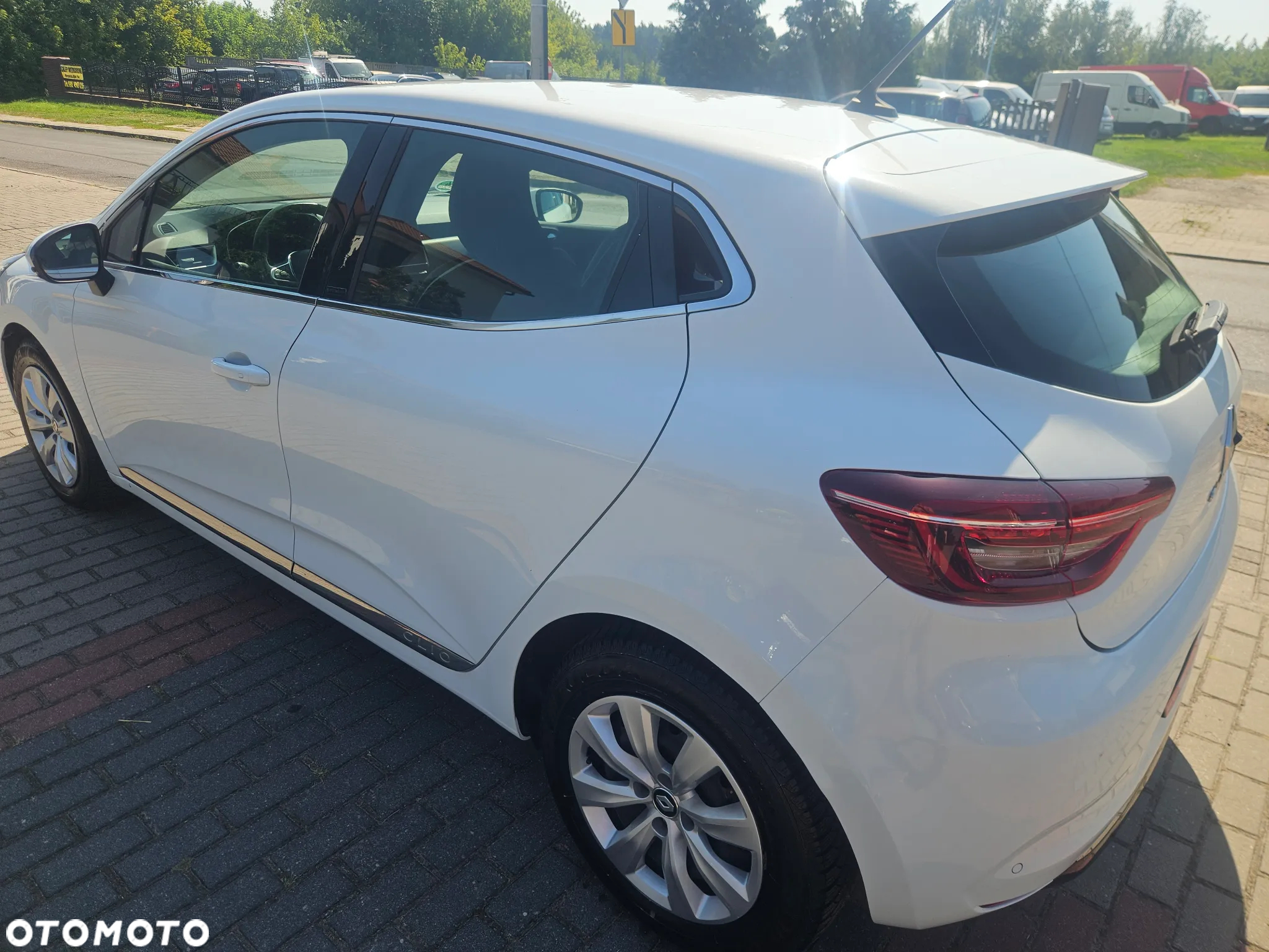 Renault Clio 1.6 E-TECH Intens - 10