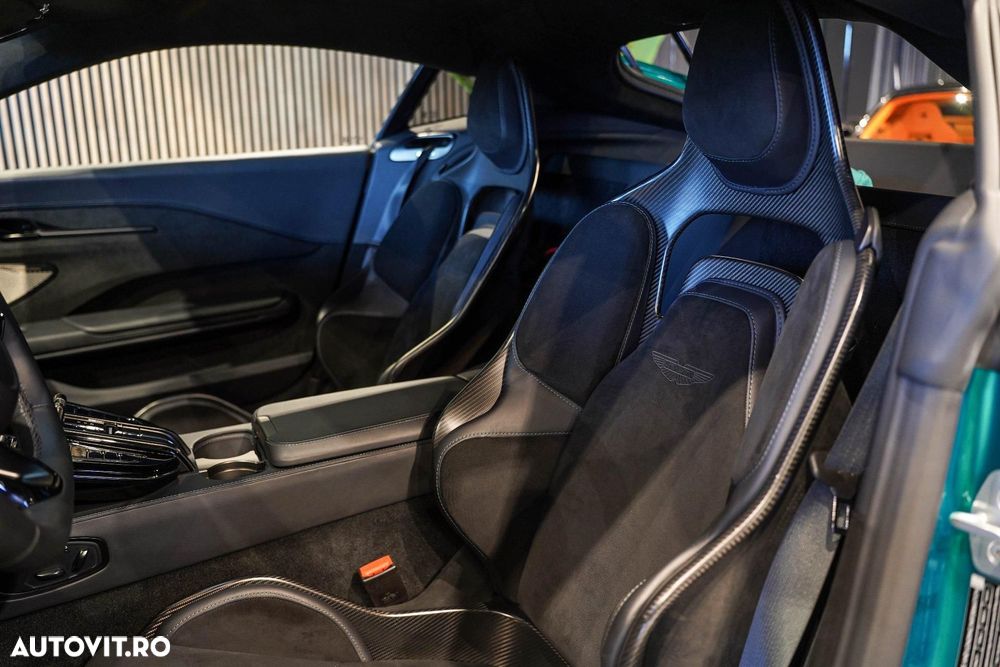 Aston Martin V8 Vantage - 17