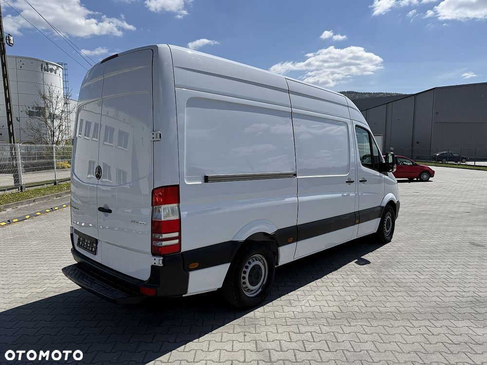 Mercedes-Benz Sprinter - 4