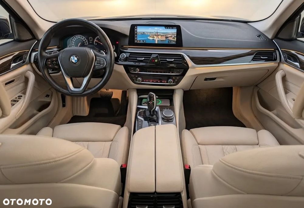BMW Seria 5 530e iPerformance Luxury Line - 4