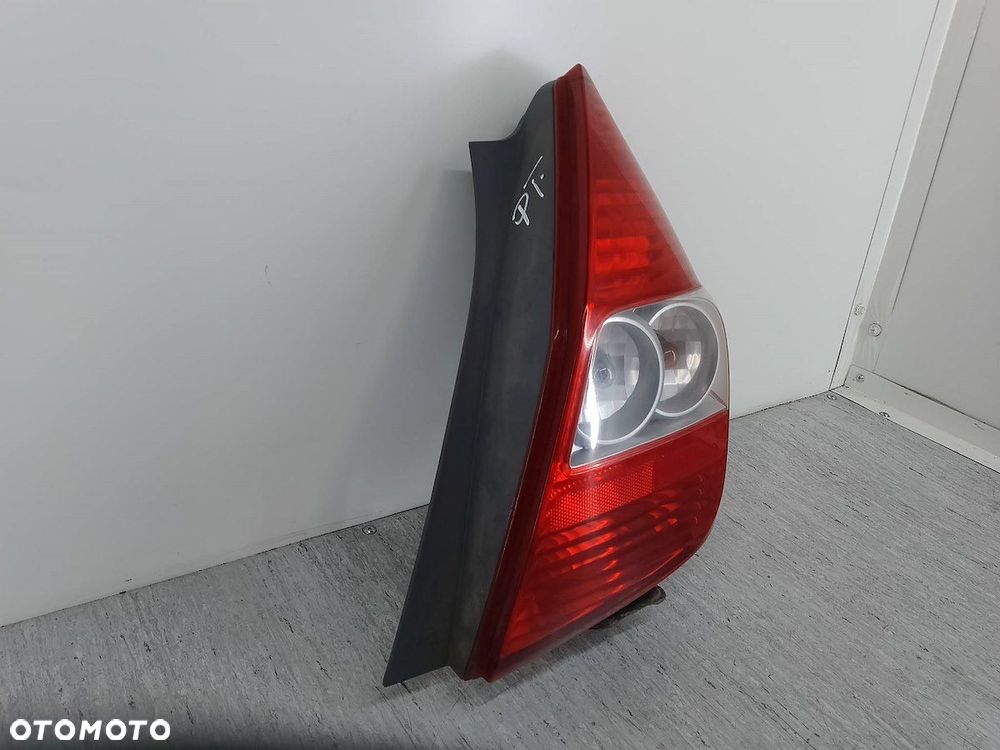 LAMPA TYLNA PRAWA HONDA JAZZ I ( 83-86 ) HATCHBACK - 8