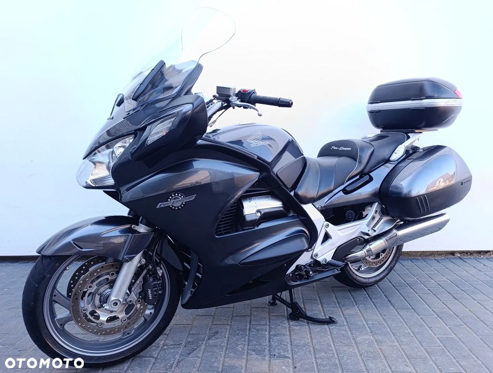Honda ST - 3