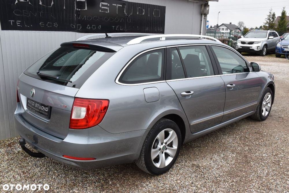 Skoda Superb 2.0 TDI DSG Ambition - 31