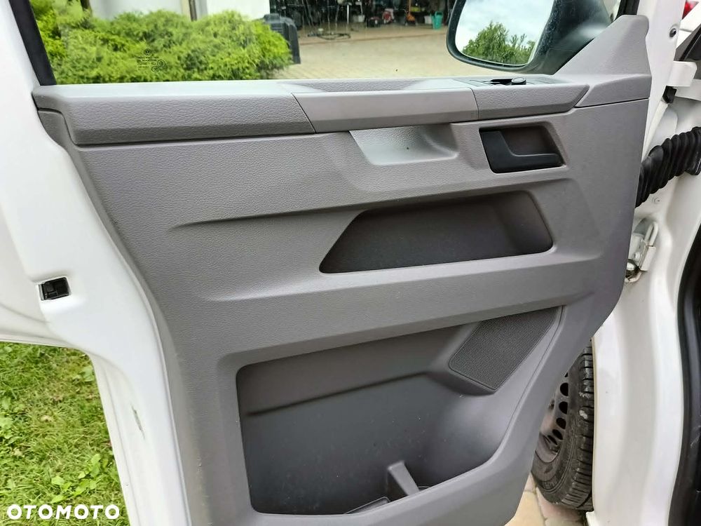 Volkswagen Transporter - 24