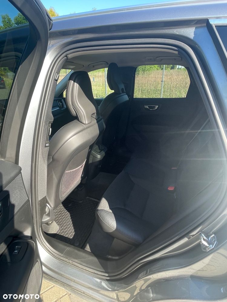 Volvo XC 60 B4 D AWD Inscription - 11
