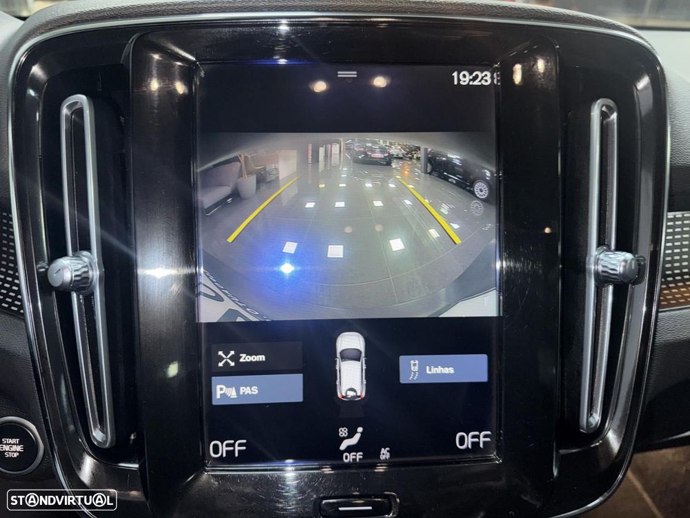 Volvo XC 40 1.5 T2 Momentum Plus - 33