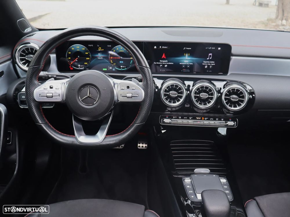 Mercedes-Benz CLA 250 e Shooting Brake AMG Line - 13