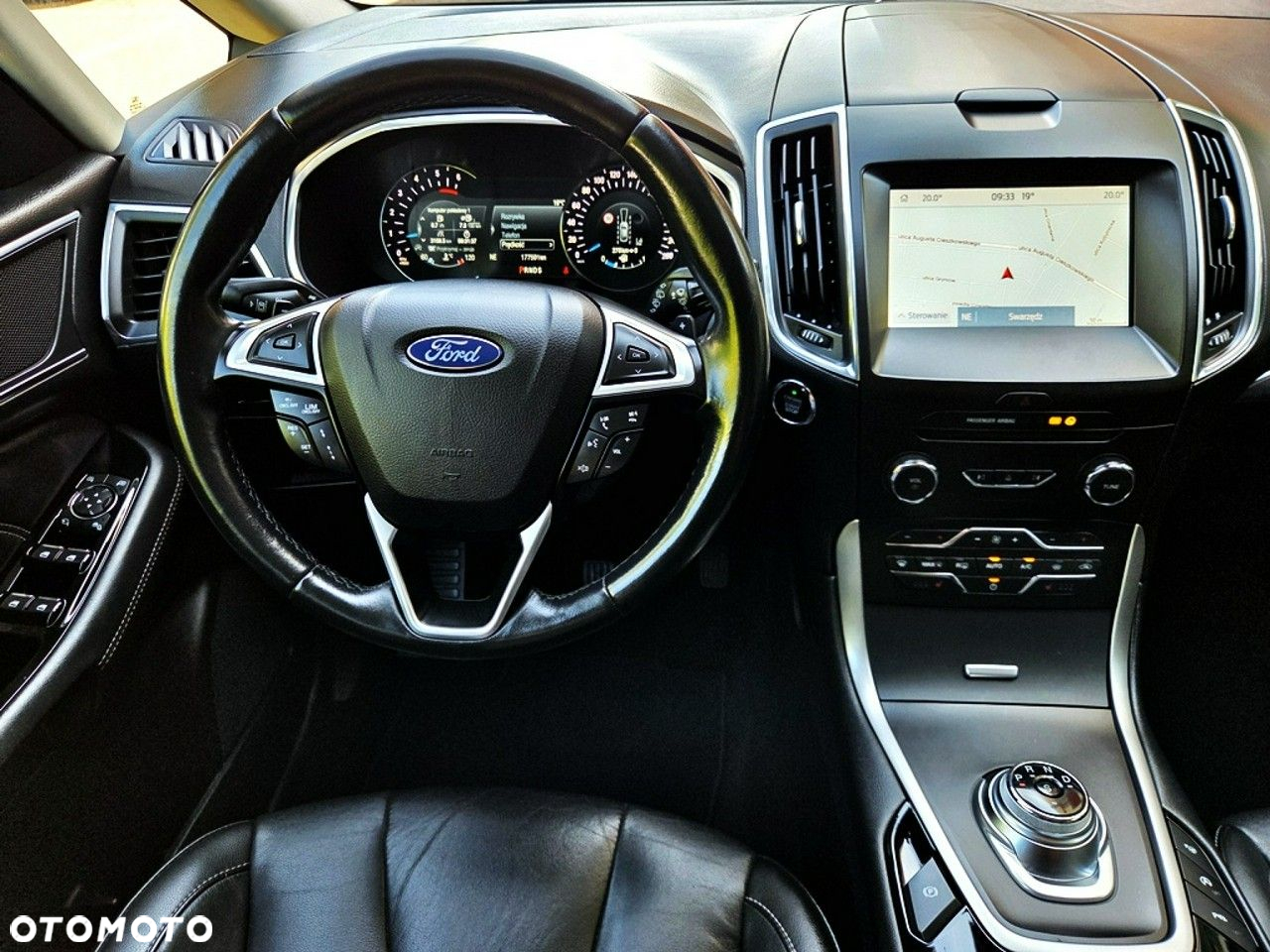 Ford S-Max - 11