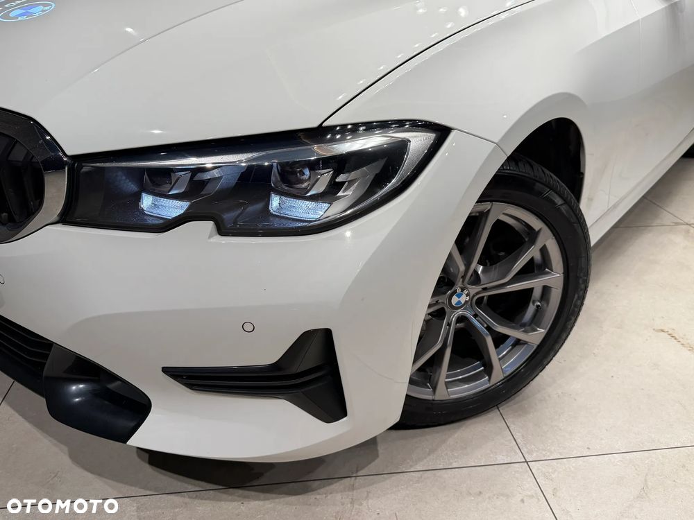 BMW Seria 3 318i Sport Line - 14