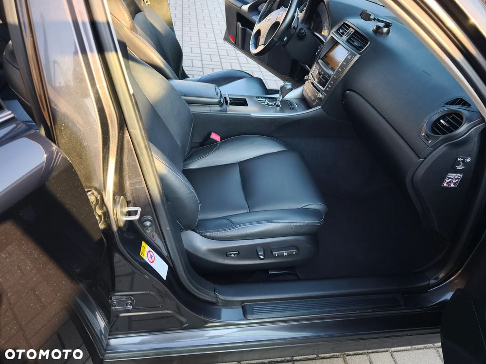 Lexus IS 250 Executive Line - 28