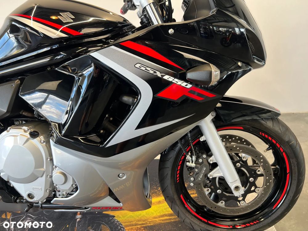 Suzuki GSX - 8