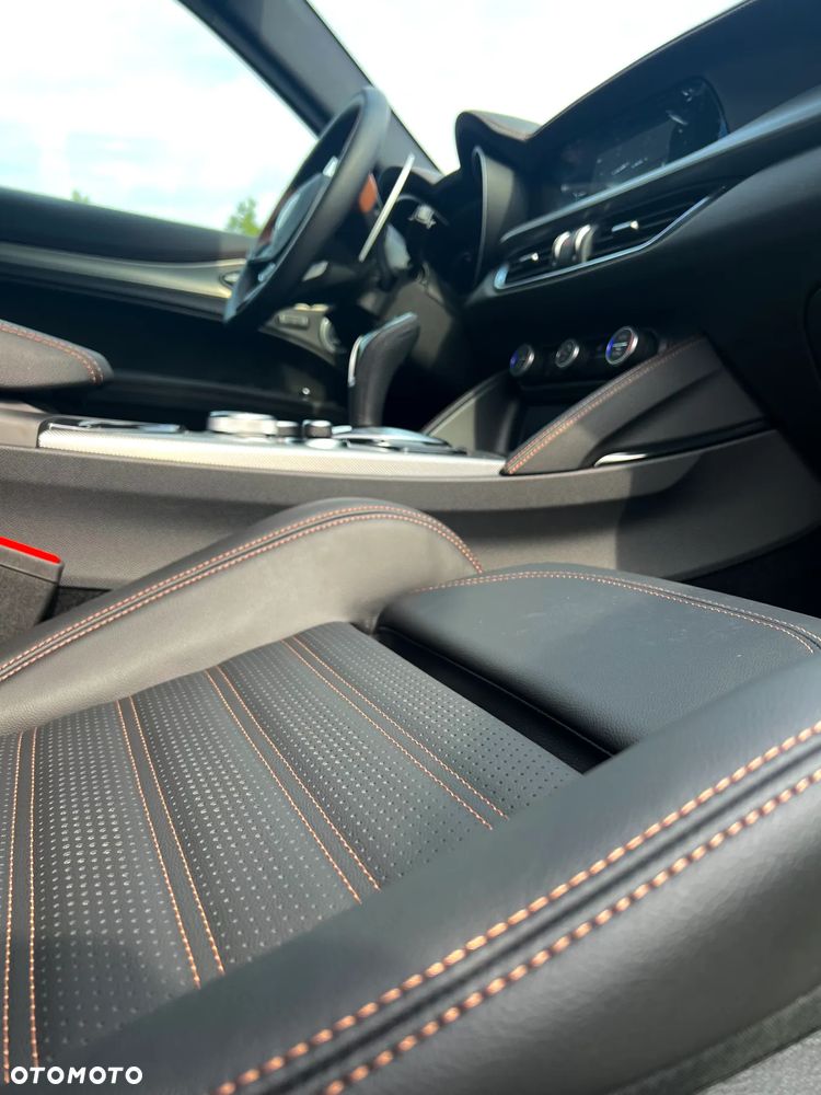 Alfa Romeo Stelvio 2.0 Turbo Intensa Q4 - 11