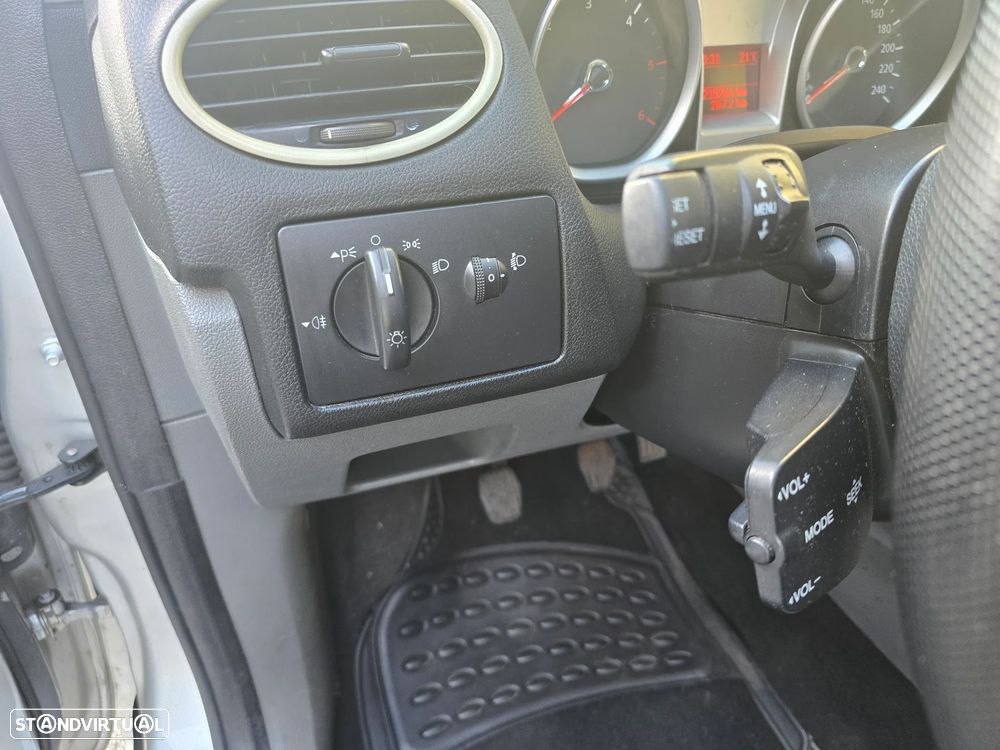 Ford Focus 1.6 TDCi ECOnetic - 10