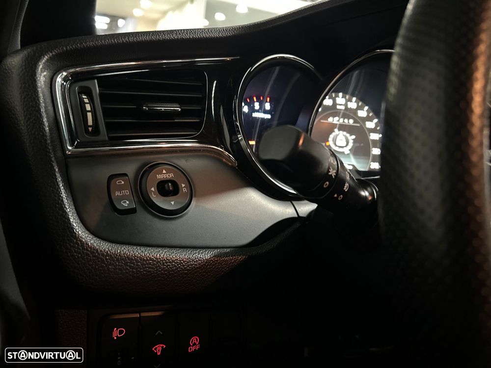Kia Ceed 1.6 CRDi GT Line - 36