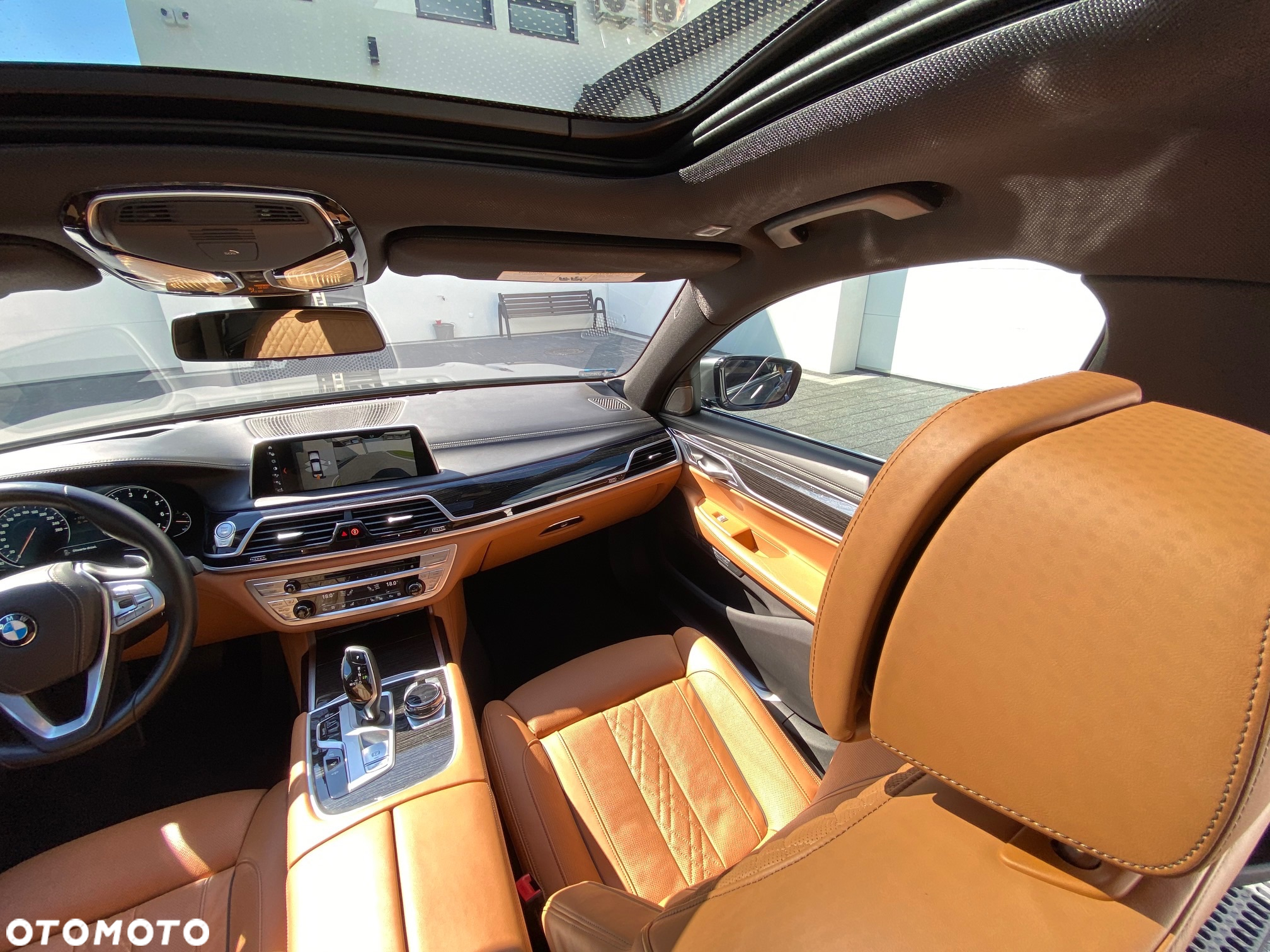 BMW Seria 7 750Li xDrive - 25