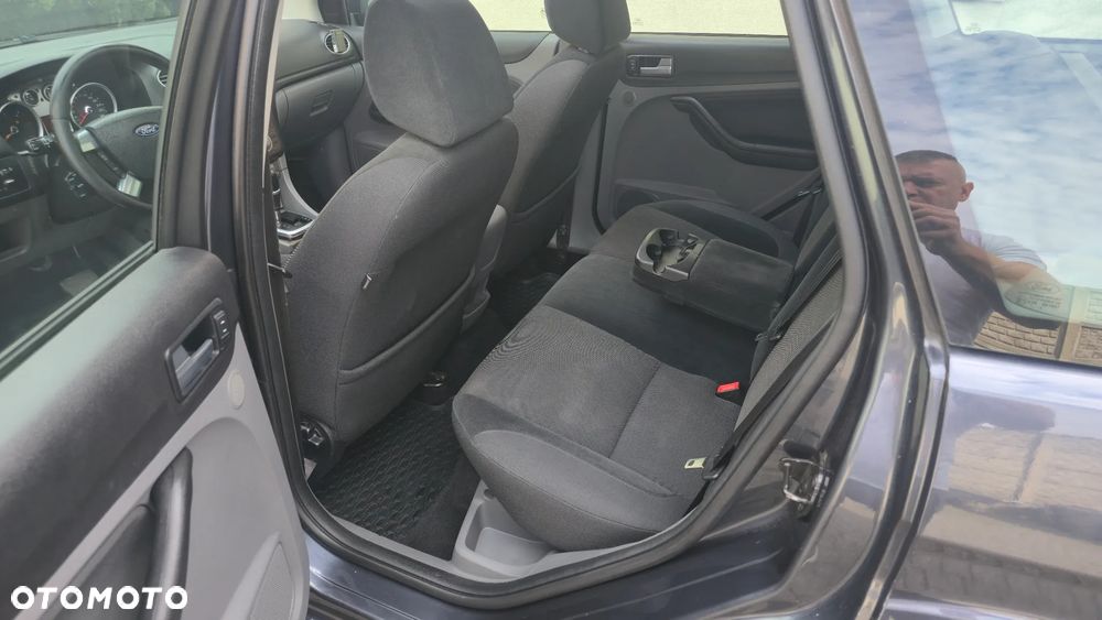 Ford Focus 2.0 TDCi Ghia - 17
