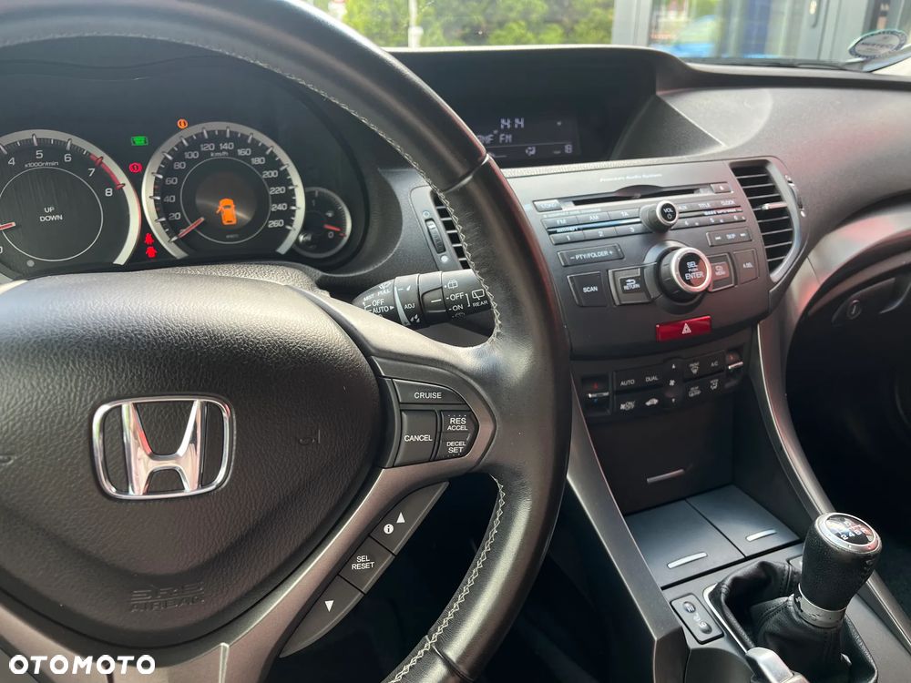 Honda Accord 2.0 Executive - 17