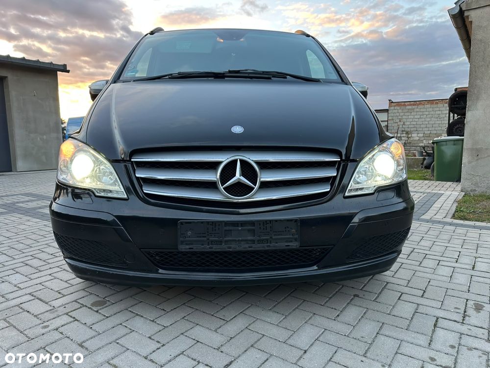 Mercedes-Benz Viano 2012 photo 2