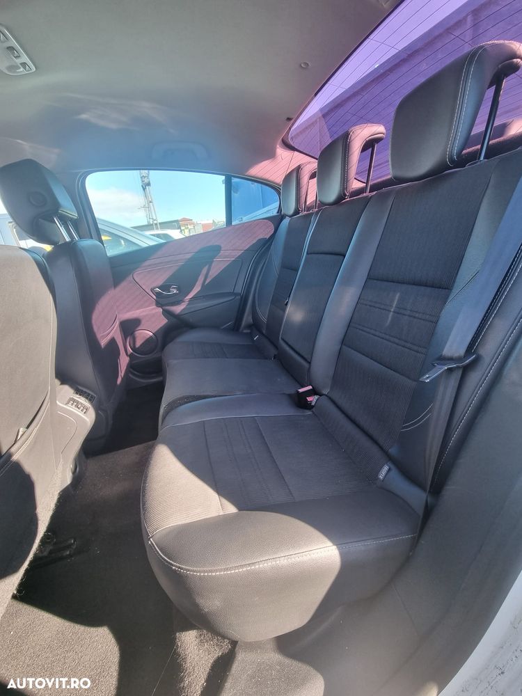 Renault Fluence 1.6 Dynamique - 16