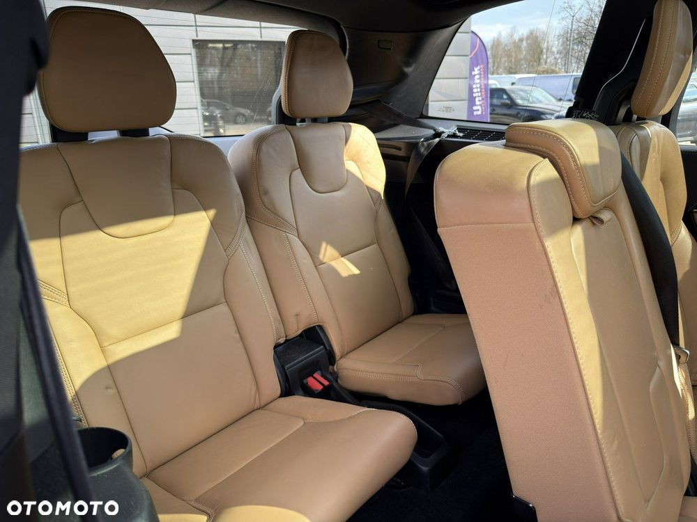 Volvo XC 90 - 21