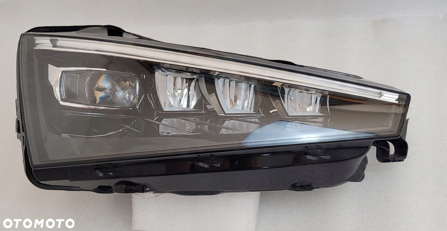 LAMPA PRAWA PRZÓD SKODA SCALA CRYSTAL LIGHTING 2019- - 2