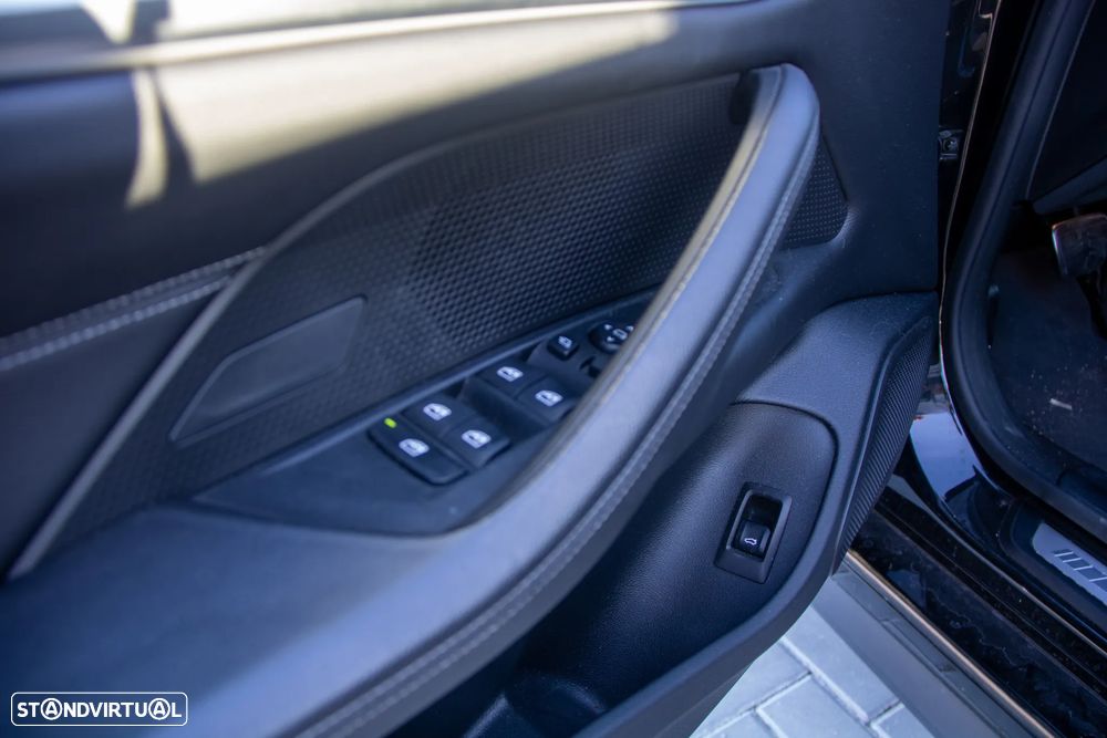 BMW i4 - 24