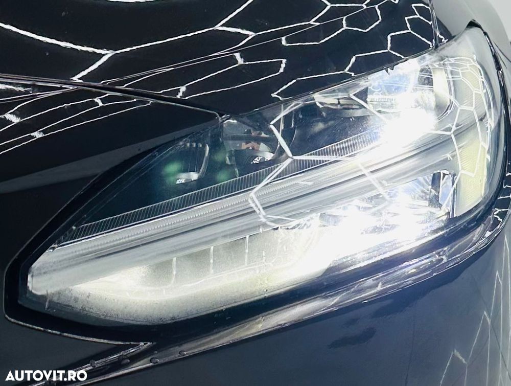 Volvo V90 D3 Momentum Pro - 10