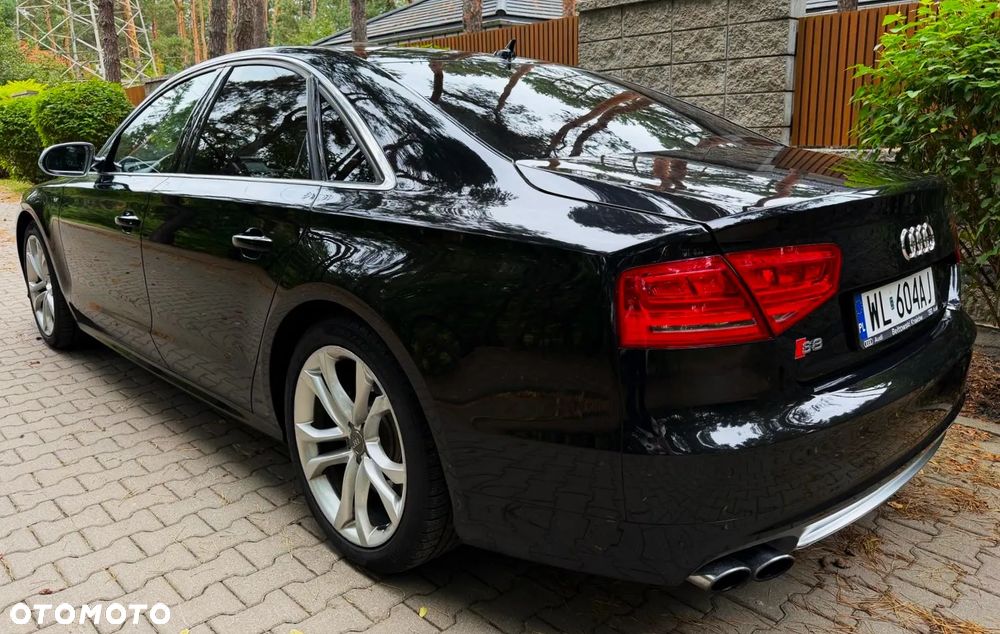 Audi S8 - 40
