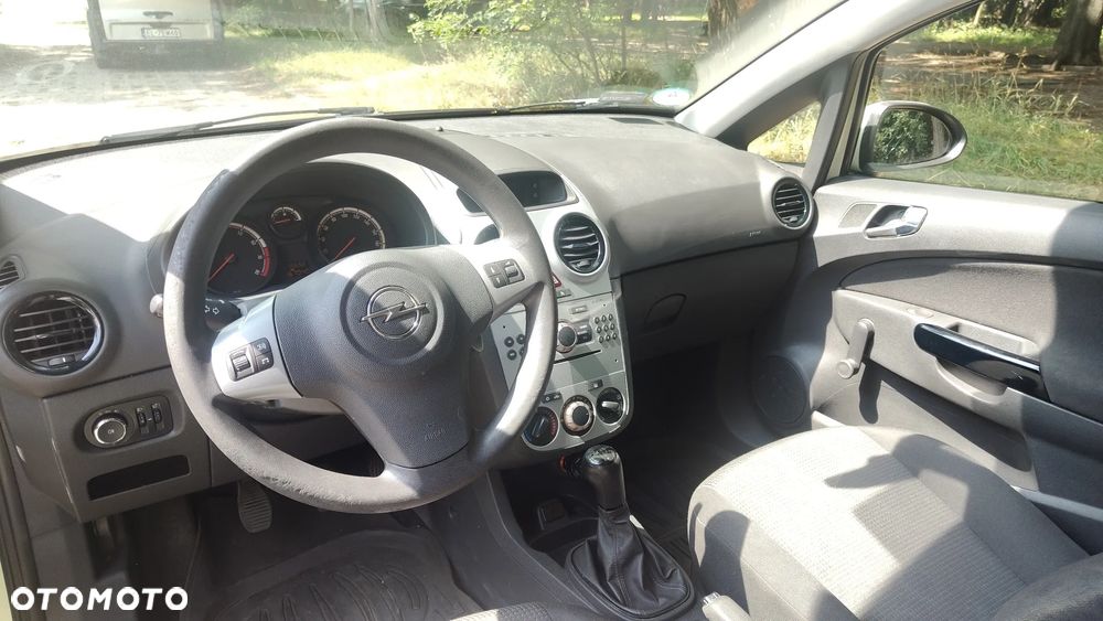 Opel Corsa - 12