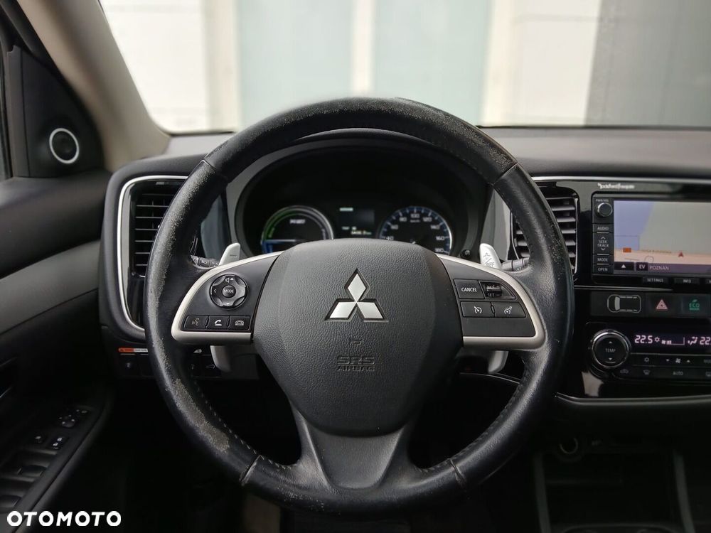 Mitsubishi Outlander - 15