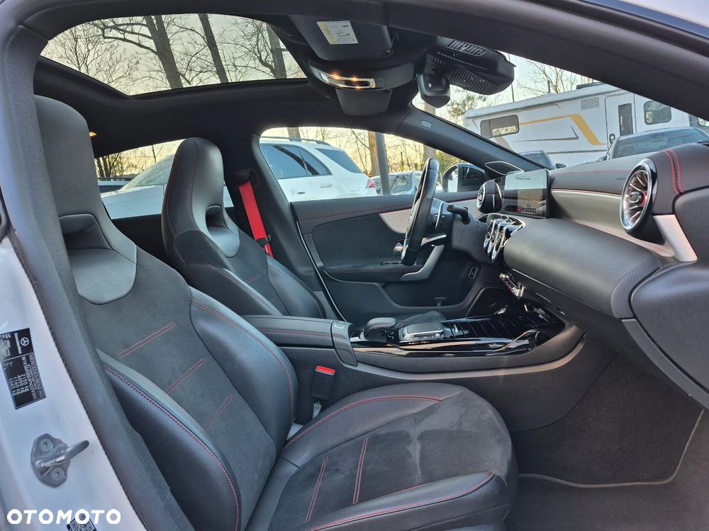 Mercedes-Benz CLA - 33